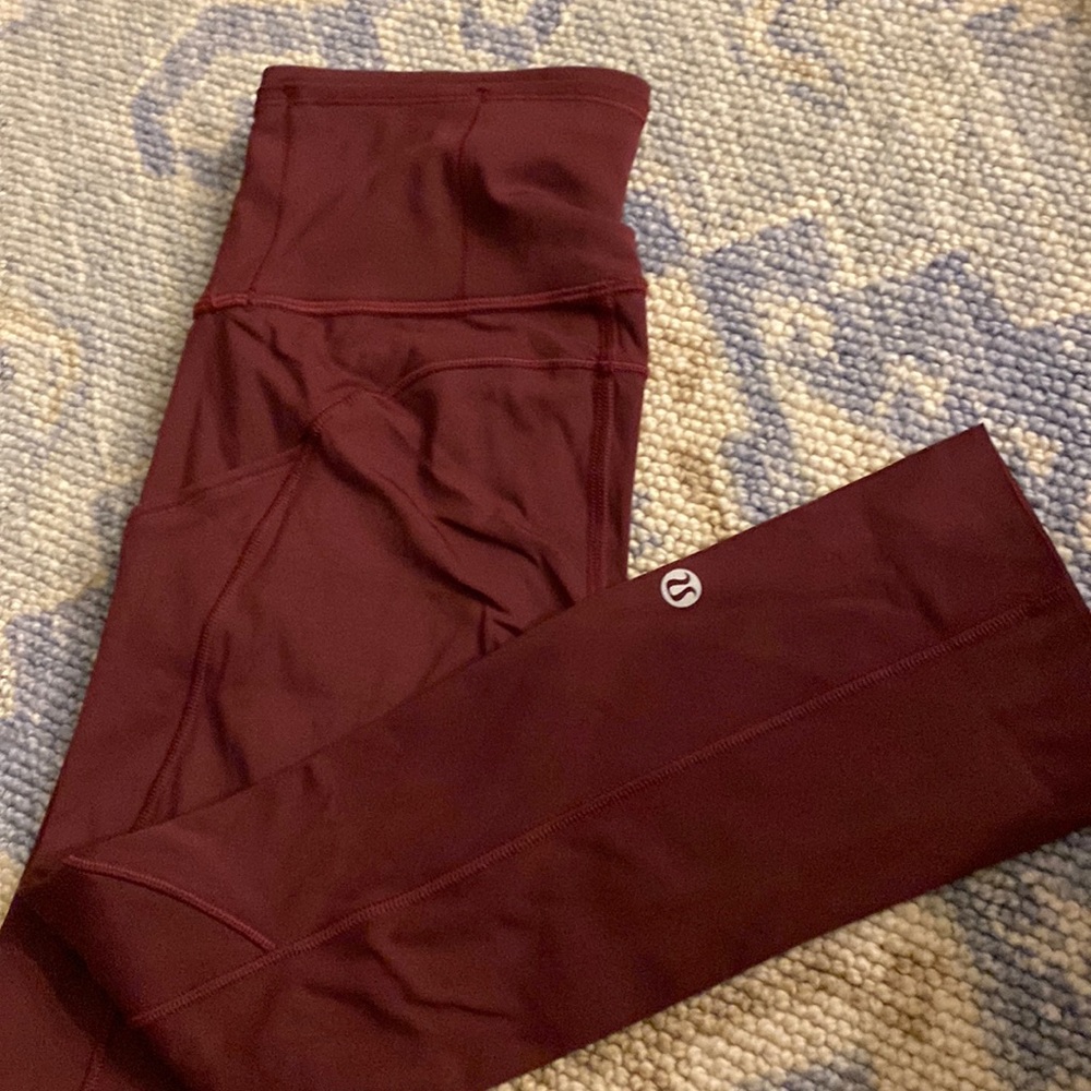 LULULEMON 17” fast and free burgundy sz 4 NWOT